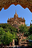 Bagan Myanmar. Htilominlo temple. 